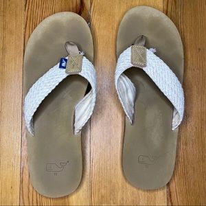 Vineyard vines flip flops